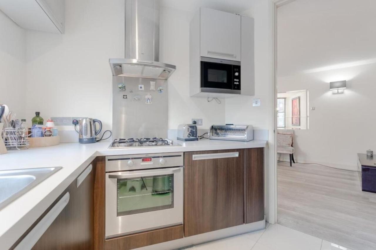 Stunning Modern In South Kensington Apartment London