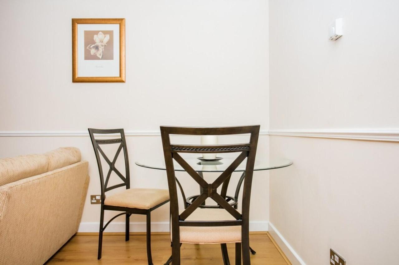 1 Bedroom On The Riverbank Near St Paul's Apartment London