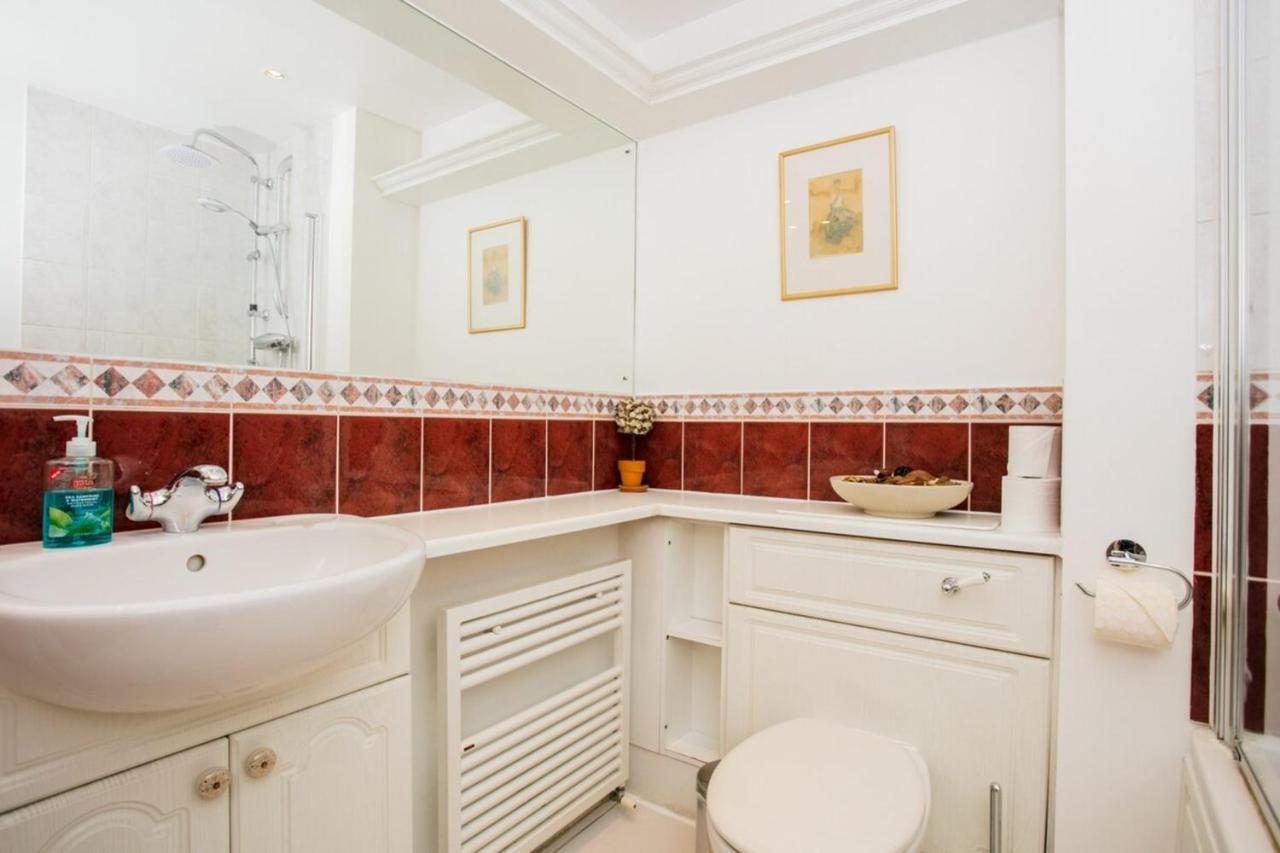 1 Bedroom On The Riverbank Near St Paul's Apartment London