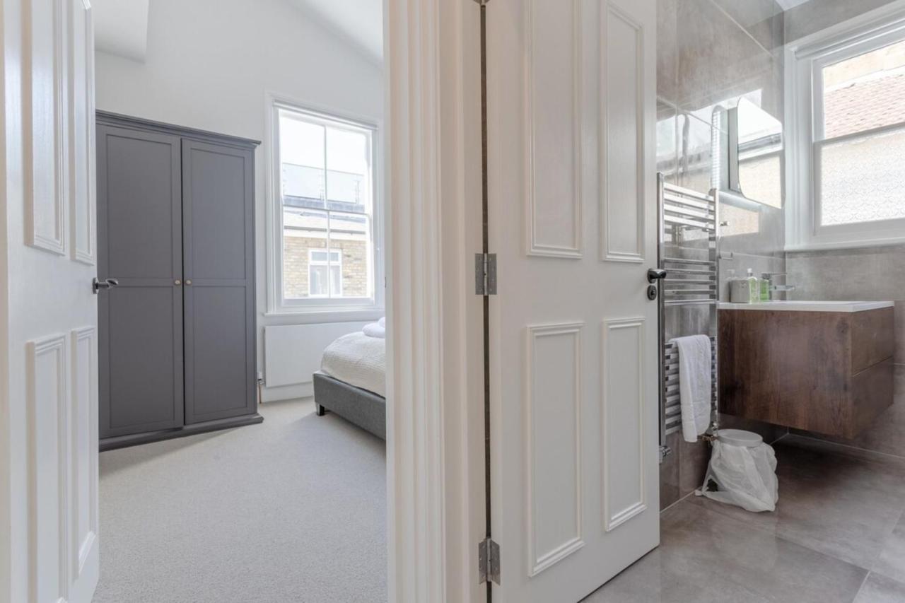 Stunning 3 Bedroom 2 Bath In Fantastic Location Apartment