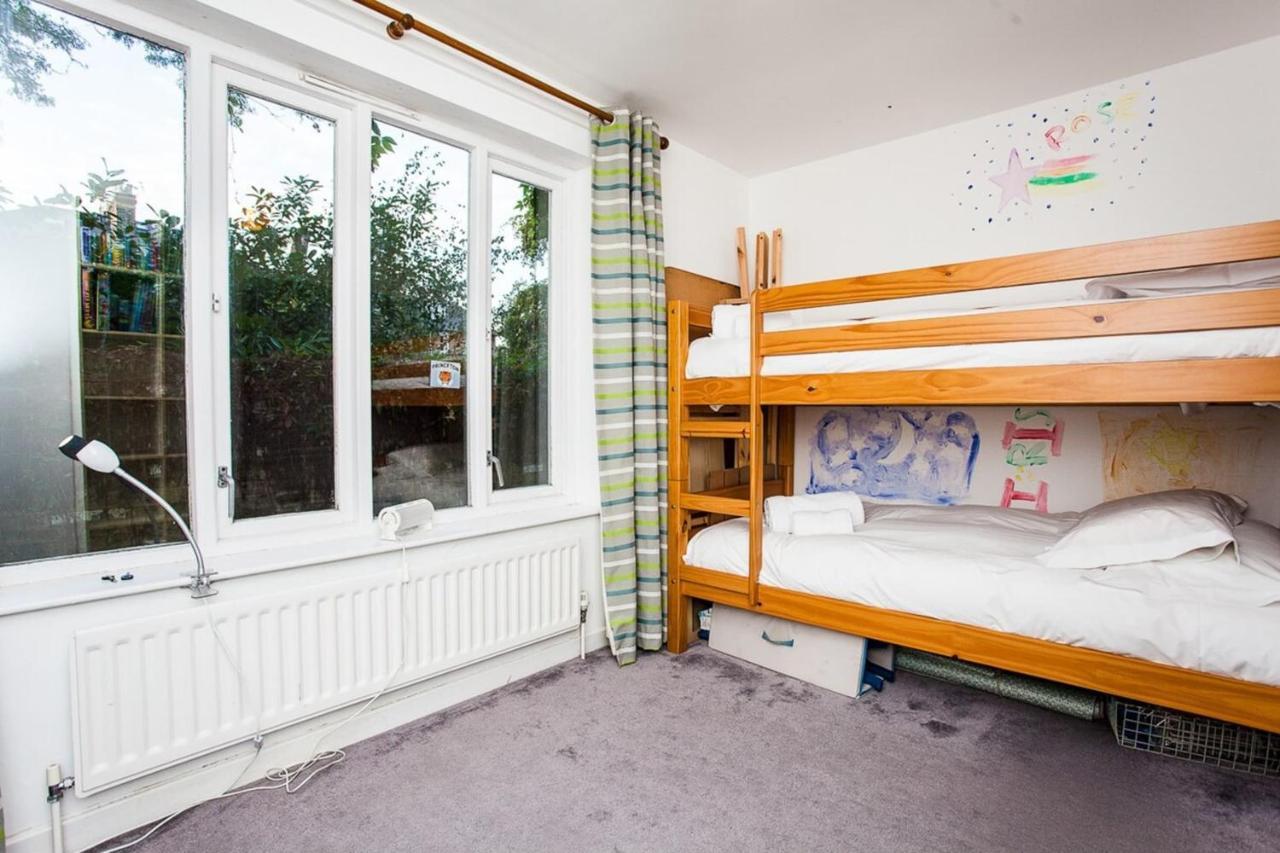 Charming Peaceful 2 Bedroom With Parking And Garden