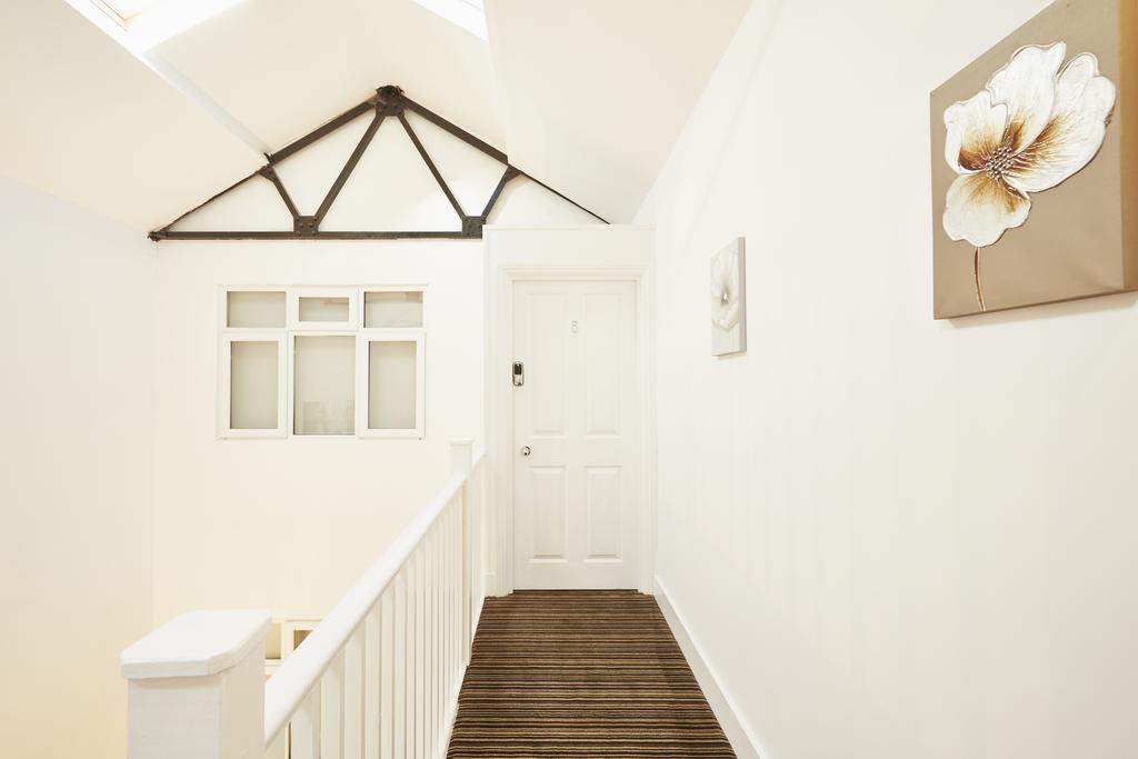 Apple East Apartment London