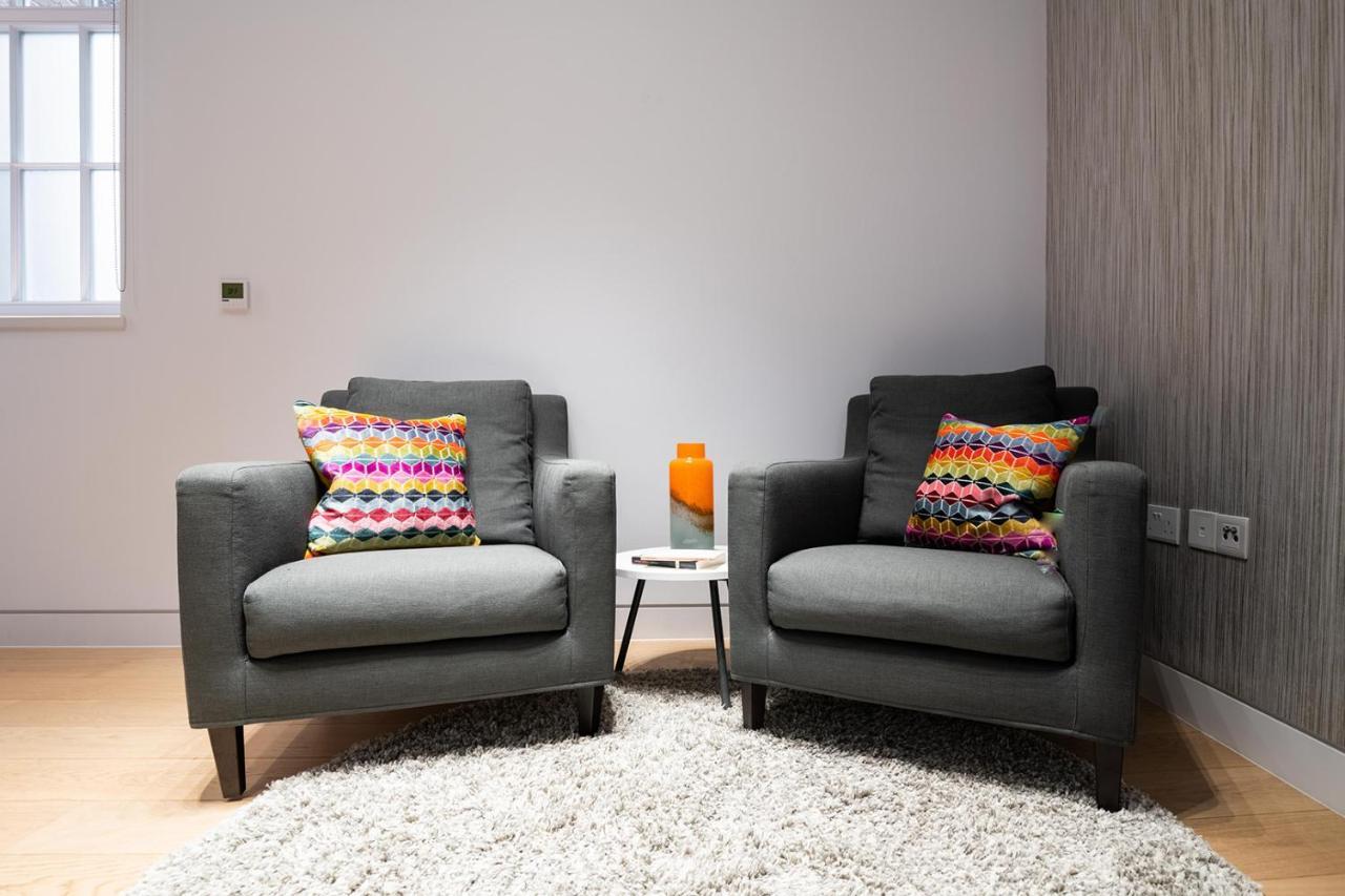 Apartment Mirabilis - Bayham Place London