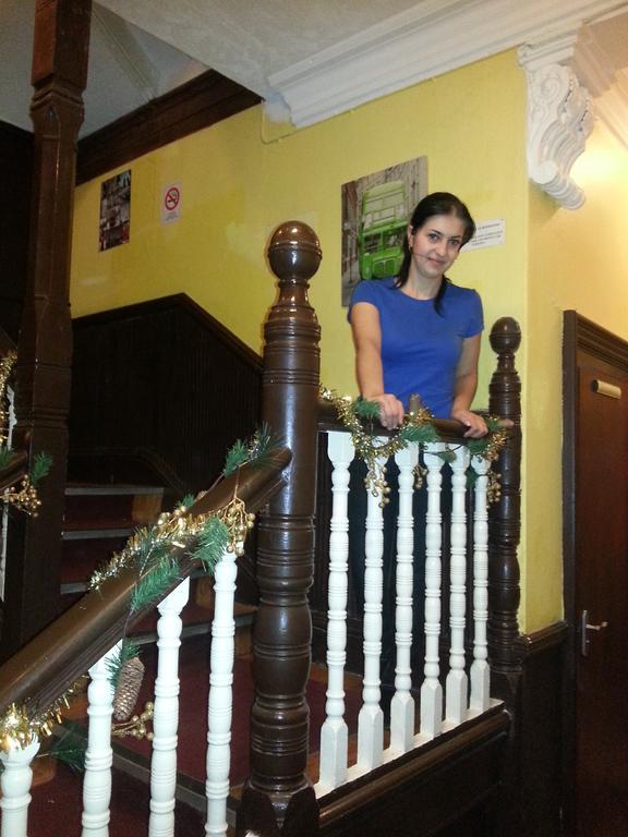 Travel Hotel *