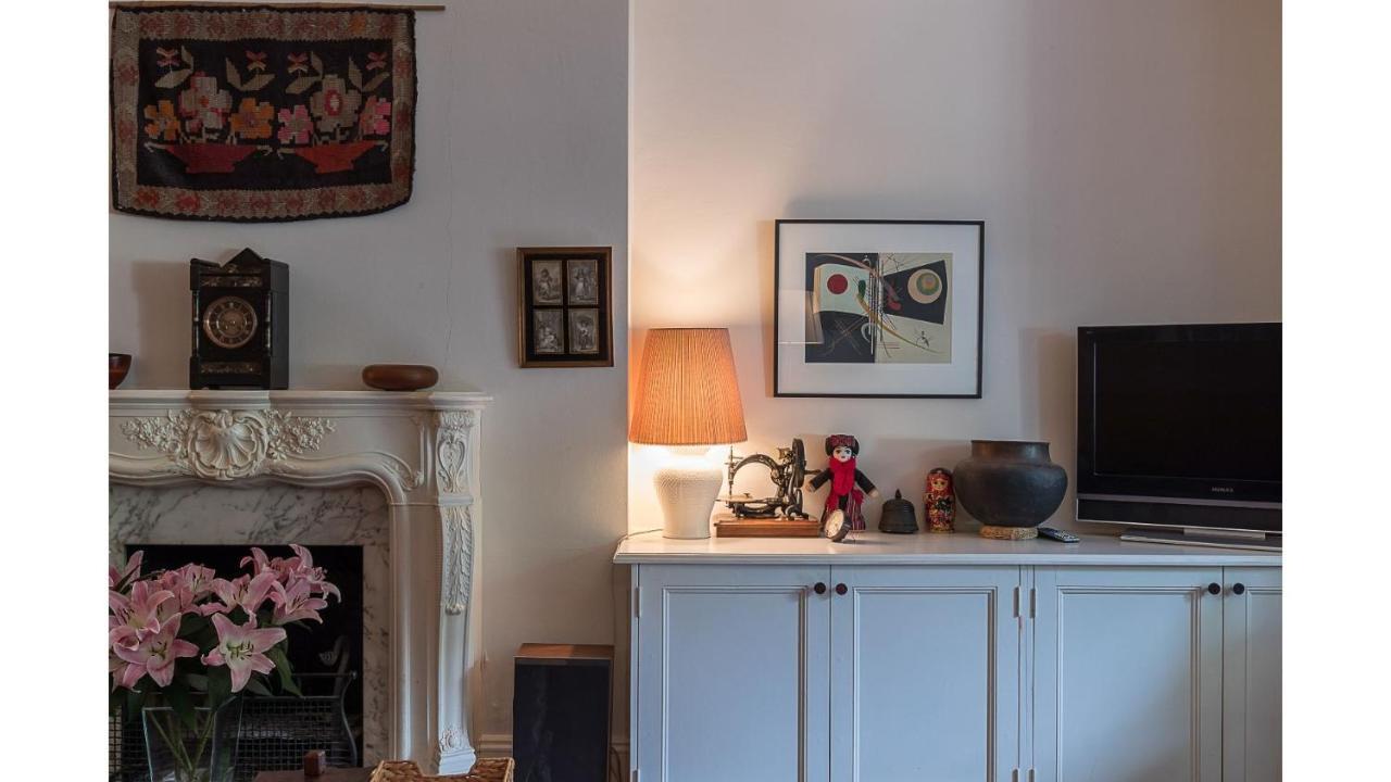 Joivy Elegant 2 Bed Near Hampstead And Camden, Sleeps 4 Apartment *