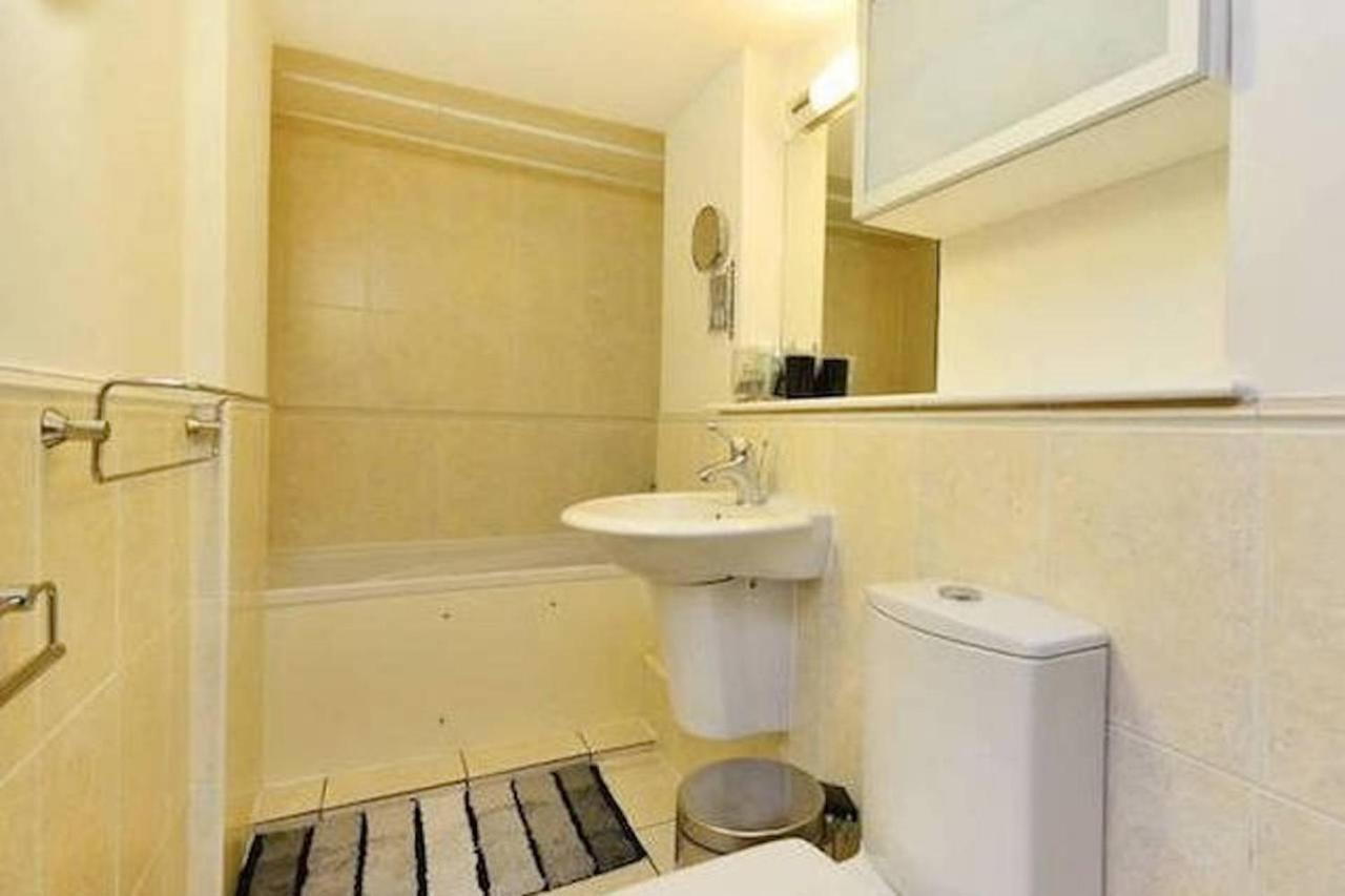 2-bed, 2-bath Sanctuary Near Holborn Station, Covent Garden & West End Leilighet London