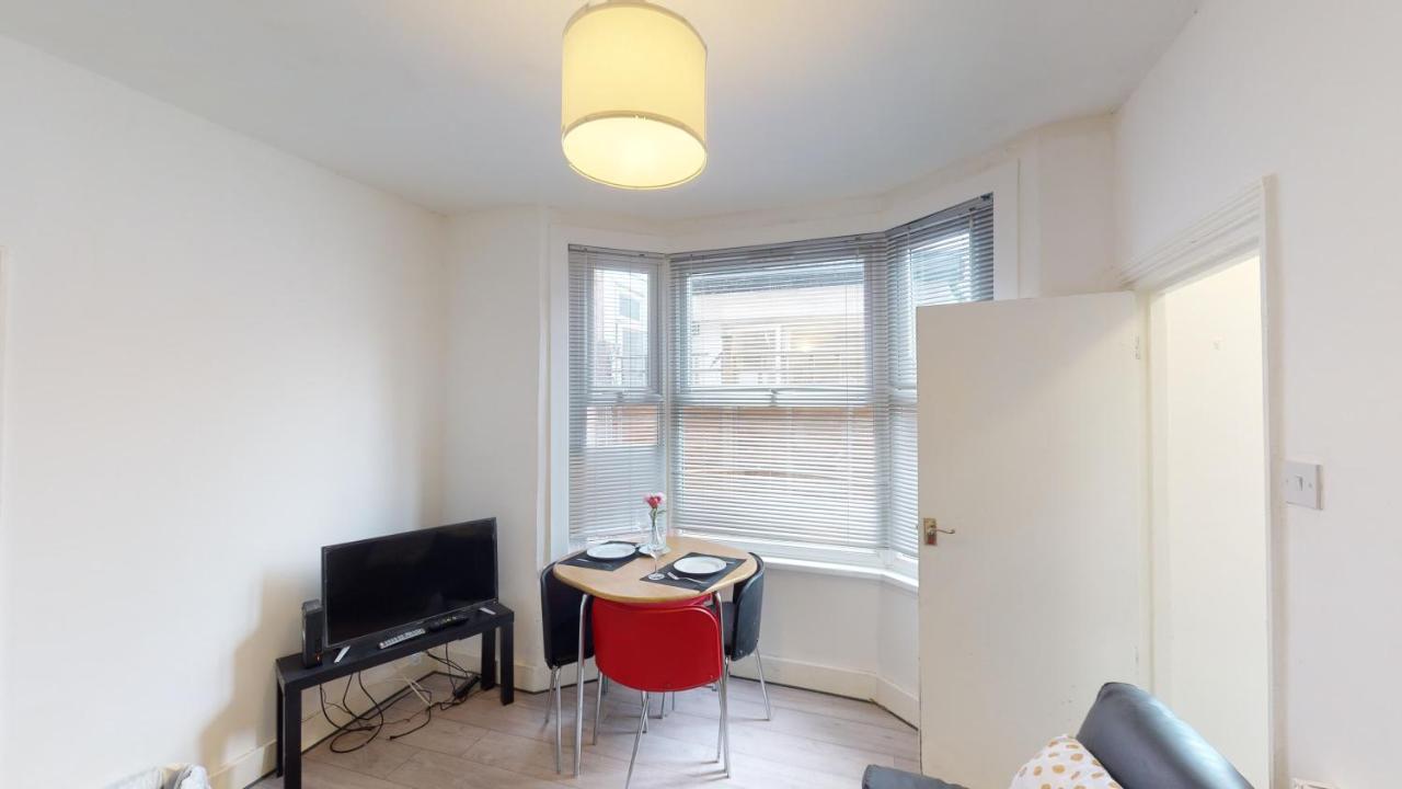 The Rock Ii Apartment London