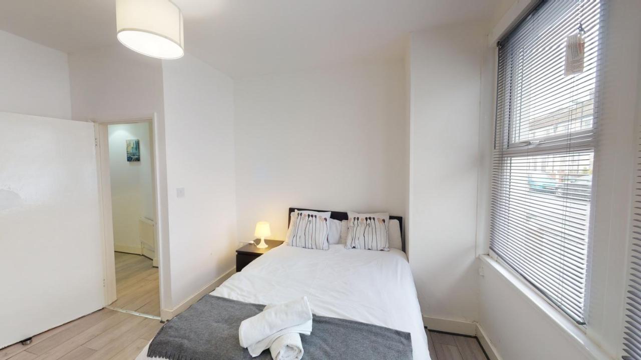The Rock Ii Apartment London