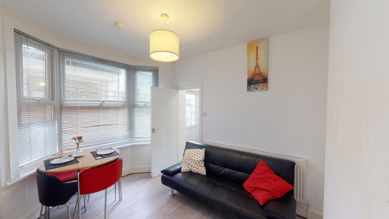 The Rock Ii Apartment London