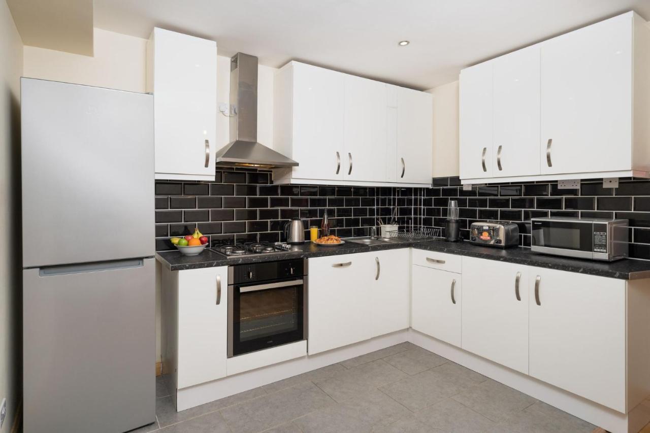 Single G1 London