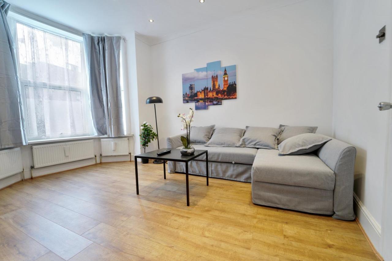 5b Belvedere Buildings Apartment