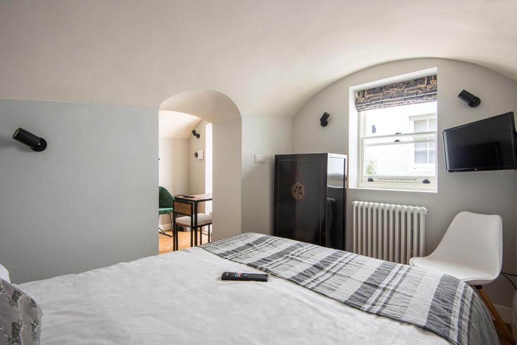 Leilighet Newly Refurbished Flat With Patio. By Hyde Park