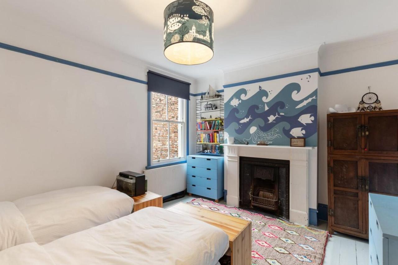 Lovely 4-bedroom House Near Portobello Apartment *