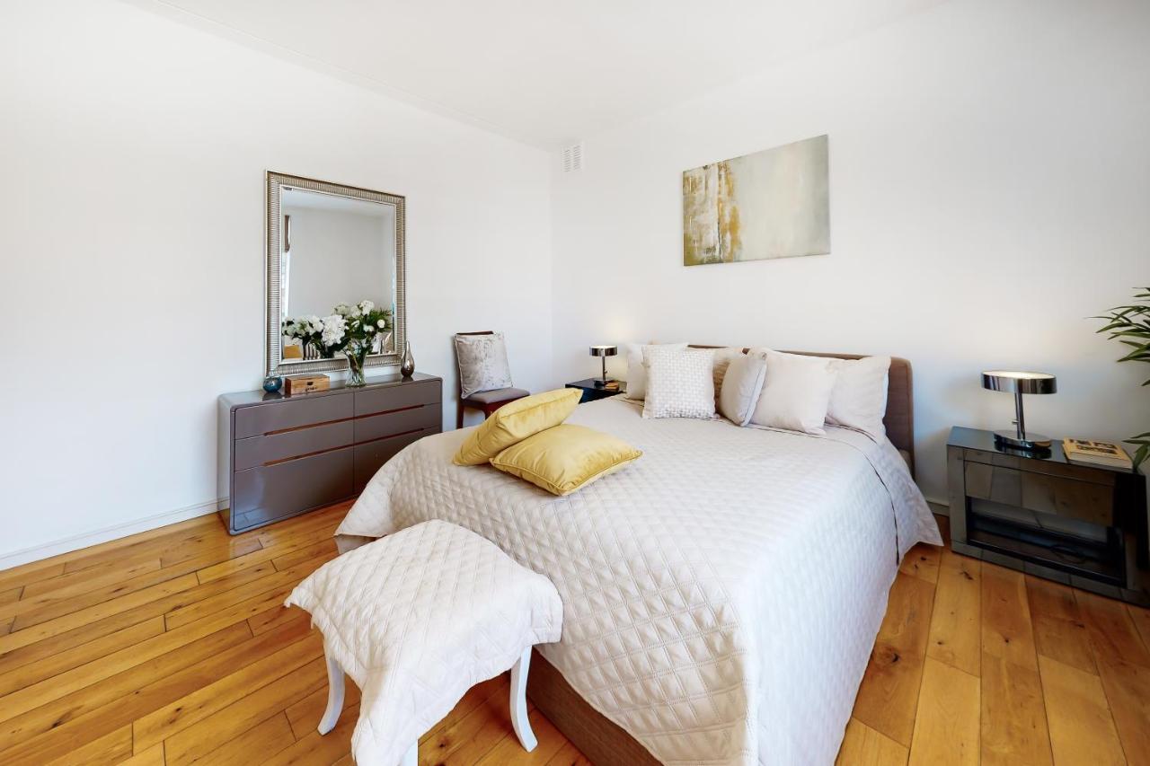 Mayfair Serviced Apartments Apartment