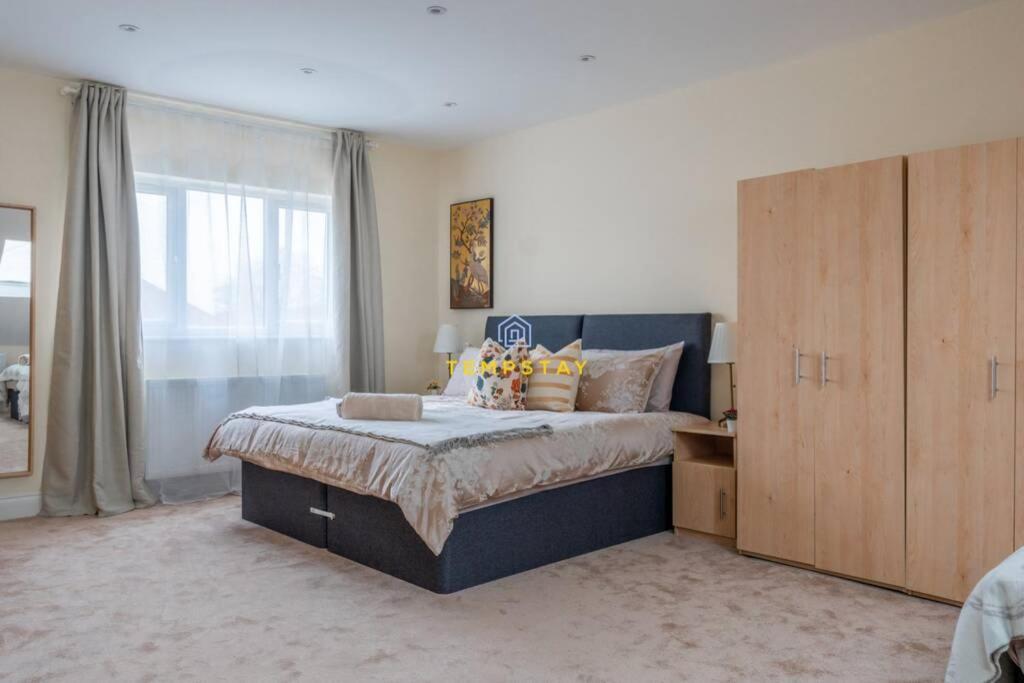 5 Bed/4 Bath At Wembley Stadium & Free Parking Ferienhaus *