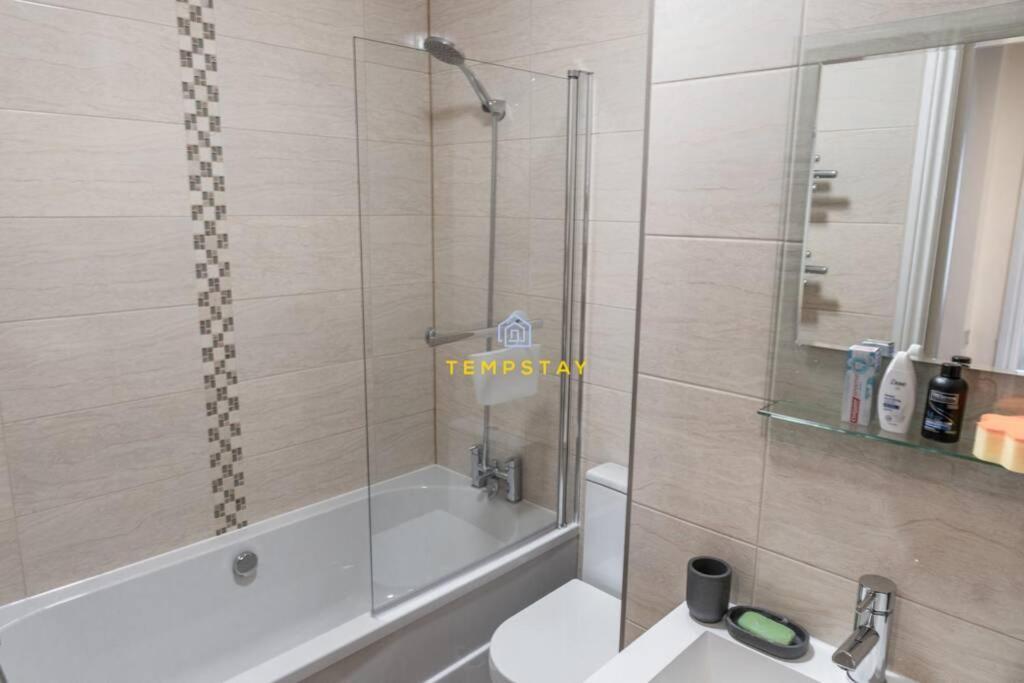 5 Bed/4 Bath At Wembley Stadium & Free Parking