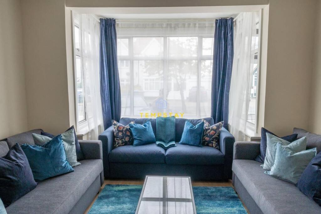 5 Bed/4 Bath At Wembley Stadium & Free Parking