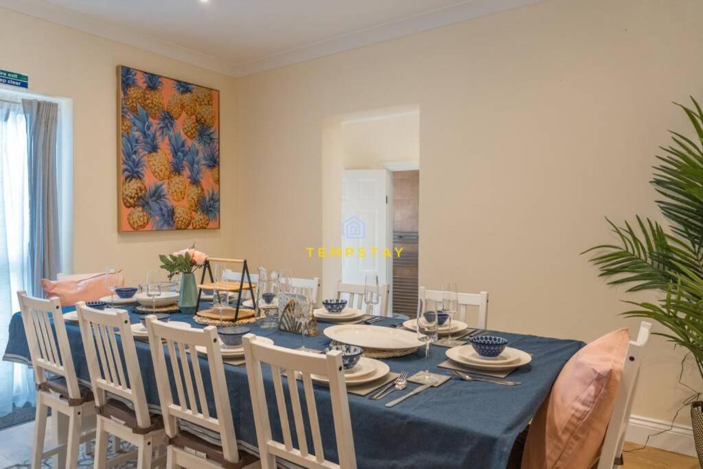 Ferienhaus 5 Bed/4 Bath At Wembley Stadium & Free Parking