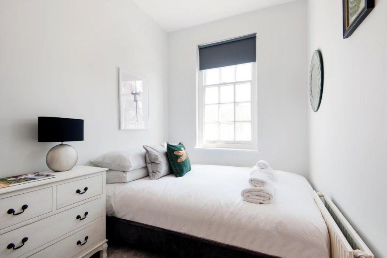 Vakantiehuis Modern Family In Close To Amenities And Train