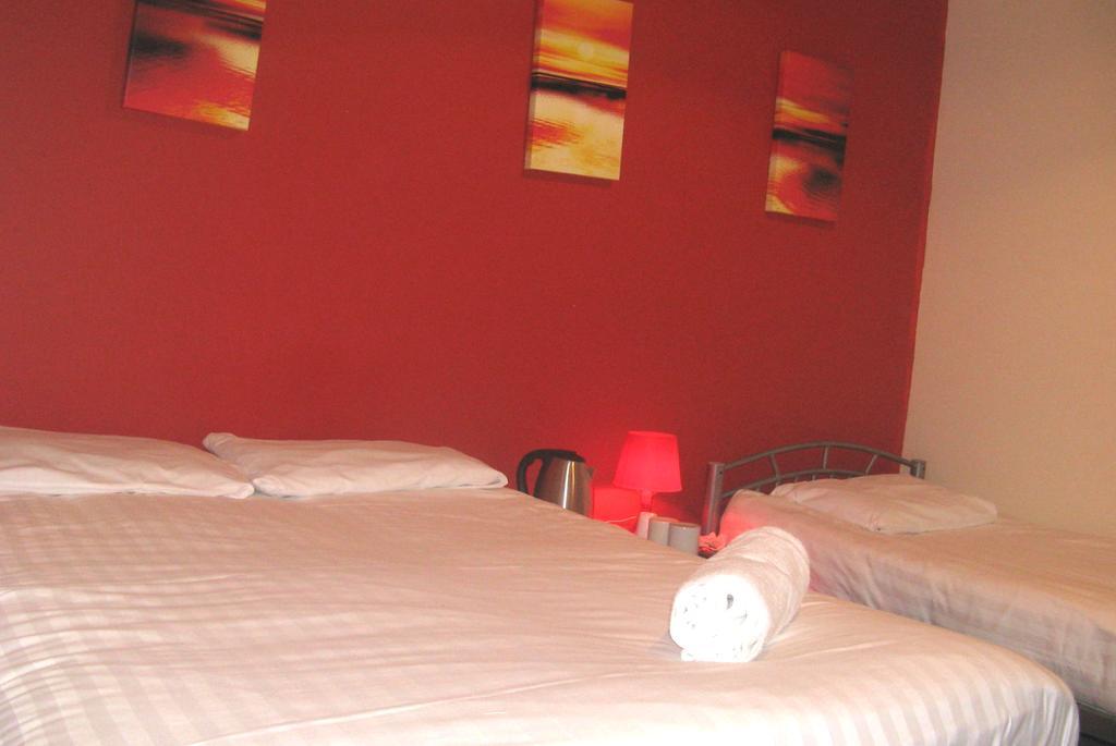 Travel Hotel *