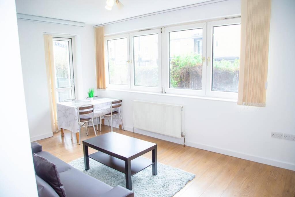Shoreditch Hoxton Large 3 Bed Garden Flat London