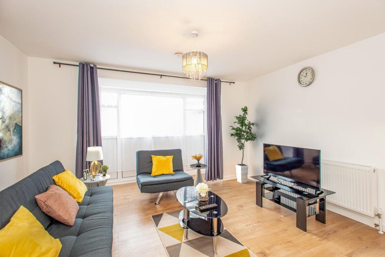 Ferienhaus Stunning Four Bedroom House Close To Excel, O2 & With Free Parking London