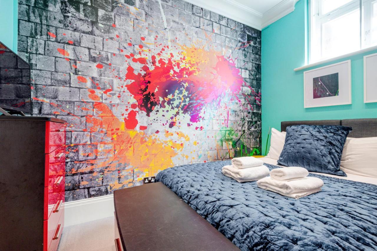 Stunning Near Earl's Court By Underthedoormat Appartement Londen