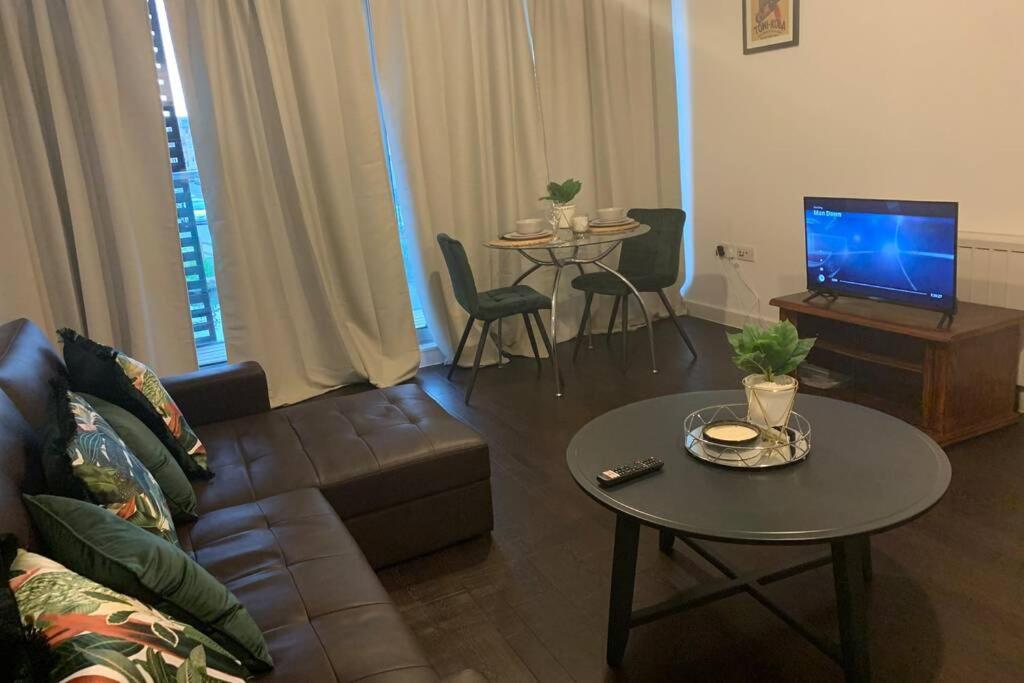 1988 Homes - Milend Apartment