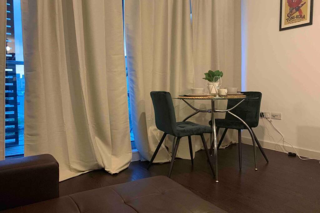 1988 Homes - Milend Apartment London