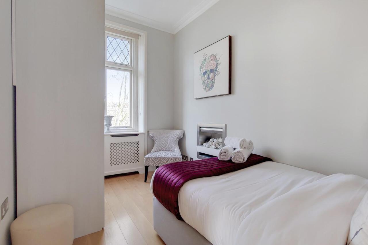 Cg1 - 2 Bedroom Apt, Kensington Garden Square View Apartment London