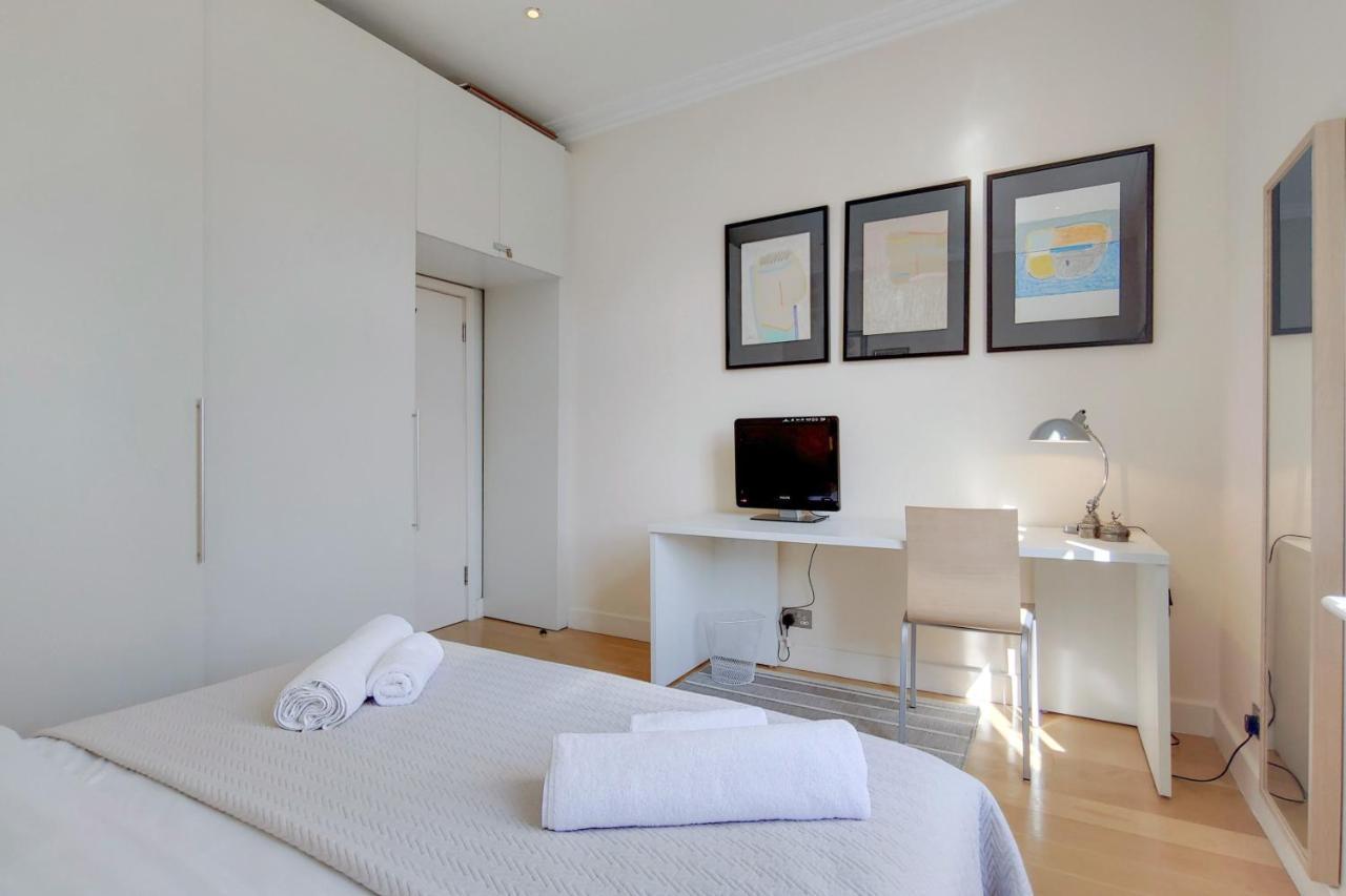 Apartment Cg1 - 2 Bedroom Apt, Kensington Garden Square View London
