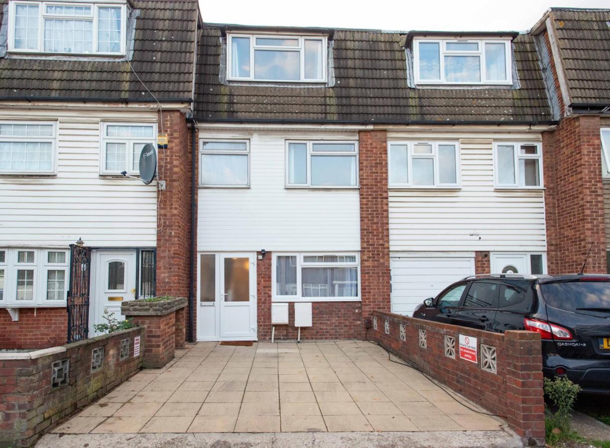 Сasa de vacaciones Stunning Four Bedroom House Close To Excel, O2 & With Free Parking