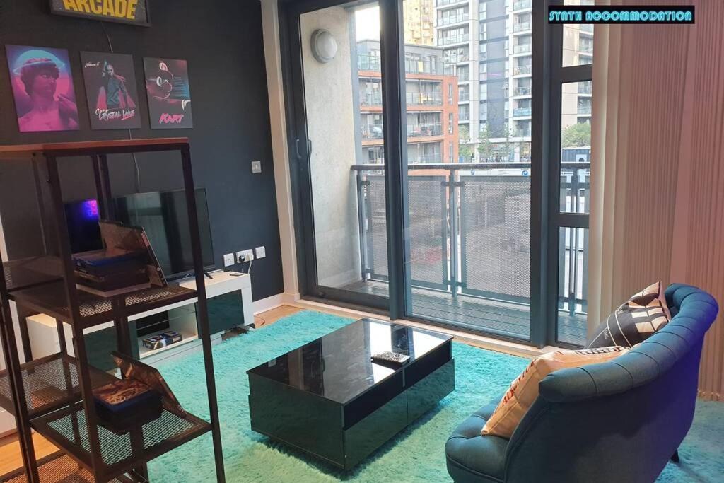 Apartment 80s Retro 1bed Studio Serviced Canary Wharf Perfect For Solo & Couple Travellers London