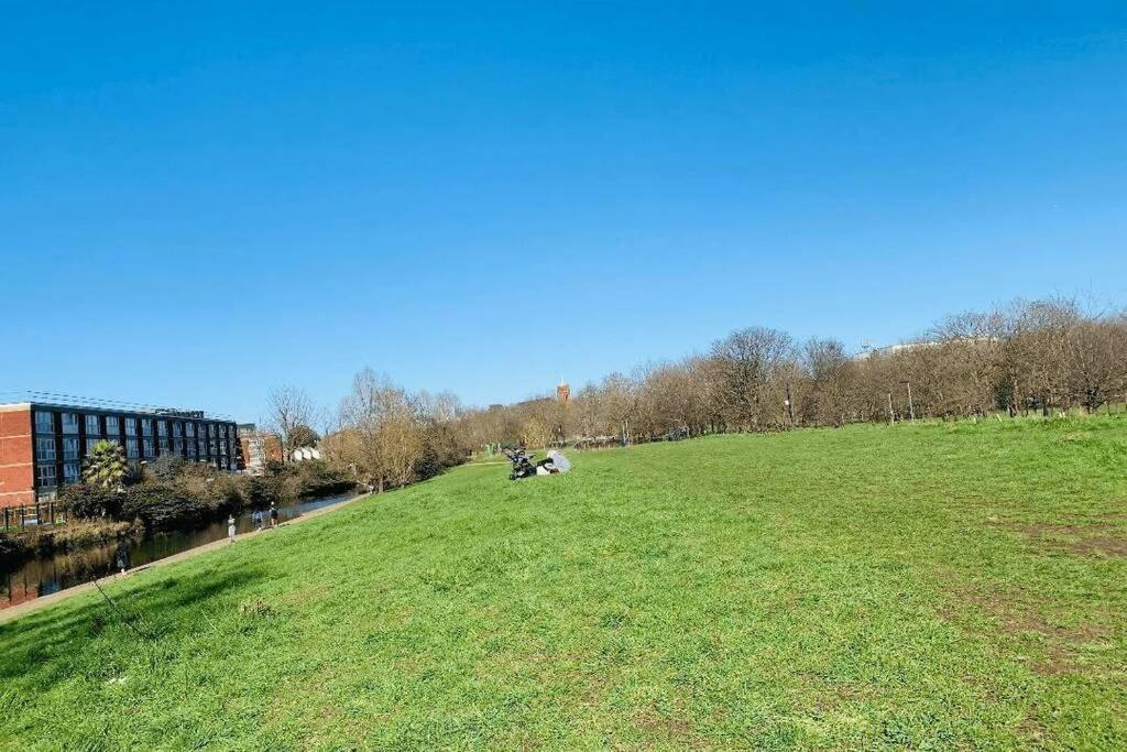 1988 Homes - Milend * London