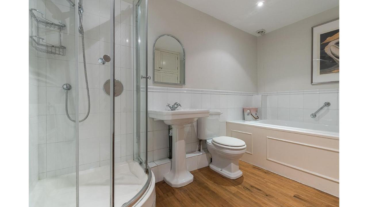 Joivy Elegant 2 Bed Near Hampstead And Camden, Sleeps 4 Apartment *