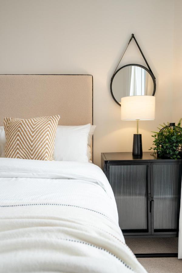 Luxurious Spacious 2bed Skyline River Views By Canary Wharf Londres