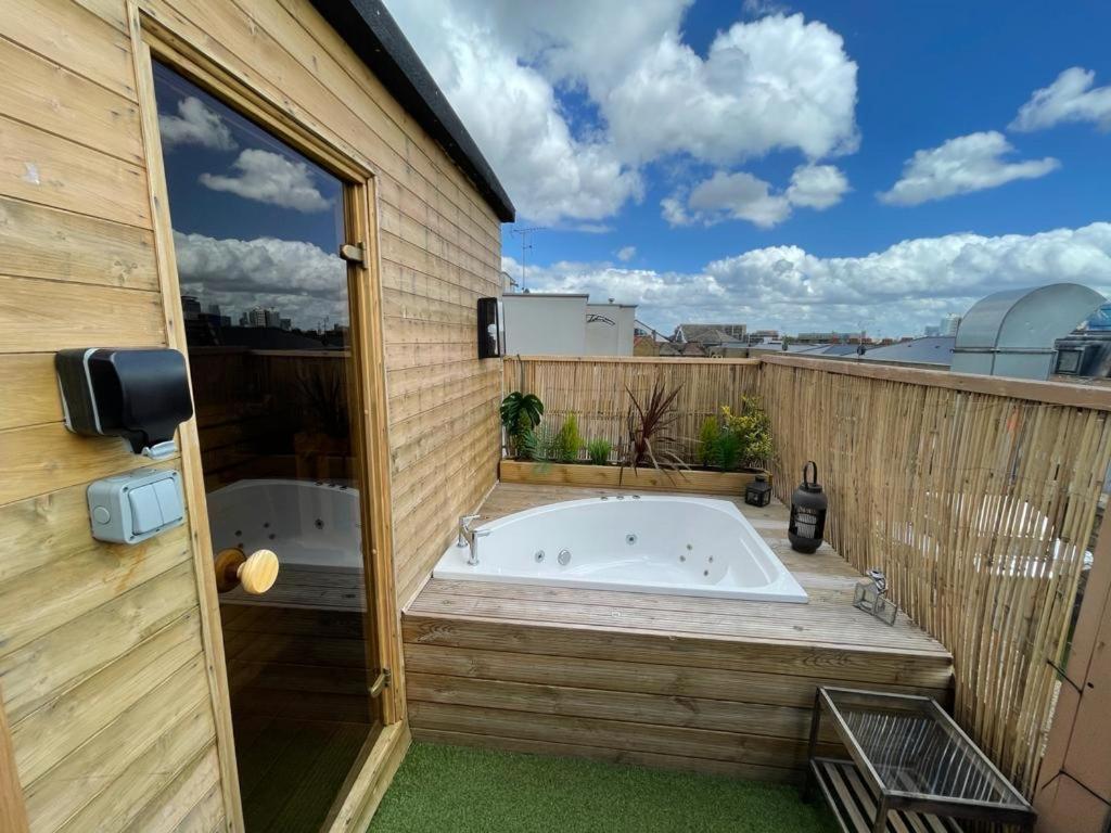 Leilighet 2 Bedroom Roof Terrace With Sauna Jakuzzi And Outdoor Cinema *