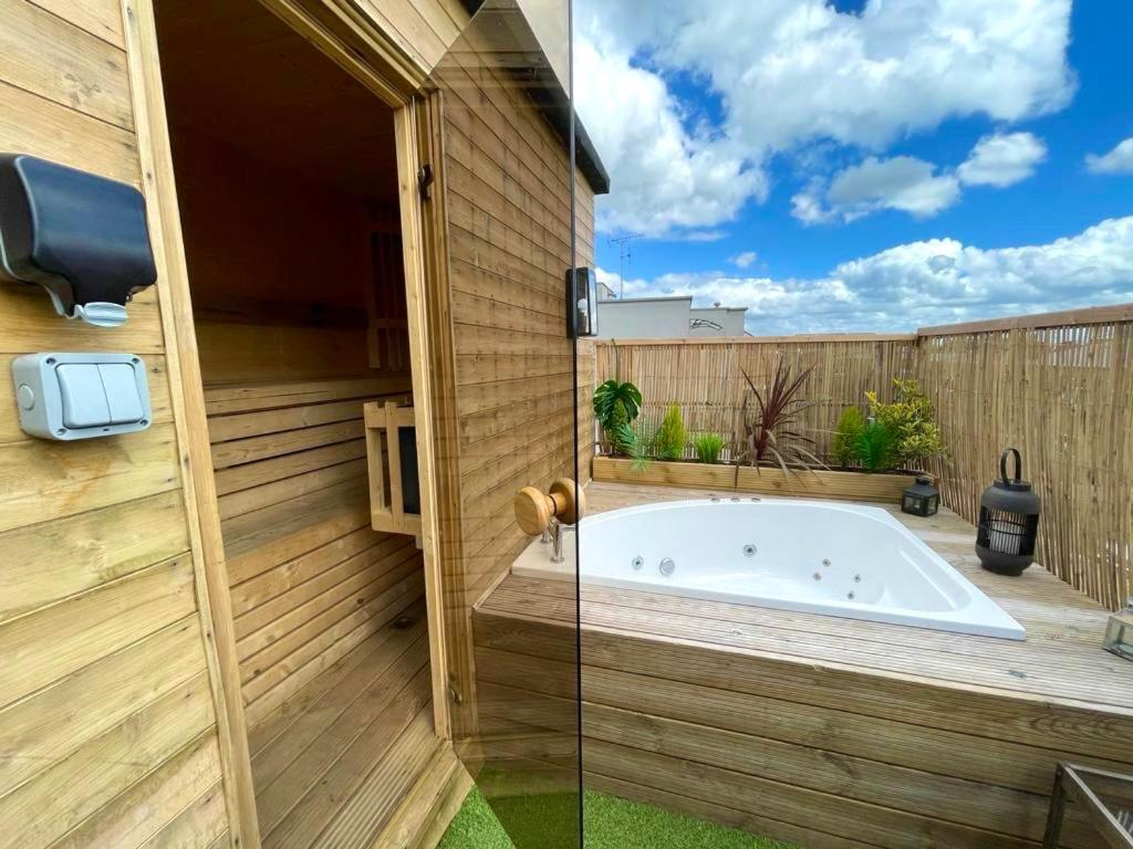 Leilighet 2 Bedroom Roof Terrace With Sauna Jakuzzi And Outdoor Cinema London