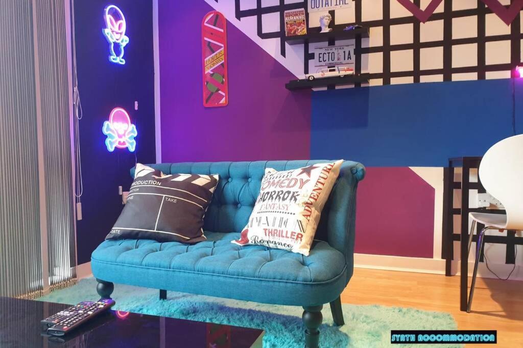 Apartment 80s Retro 1bed Studio Serviced Canary Wharf Perfect For Solo & Couple Travellers London