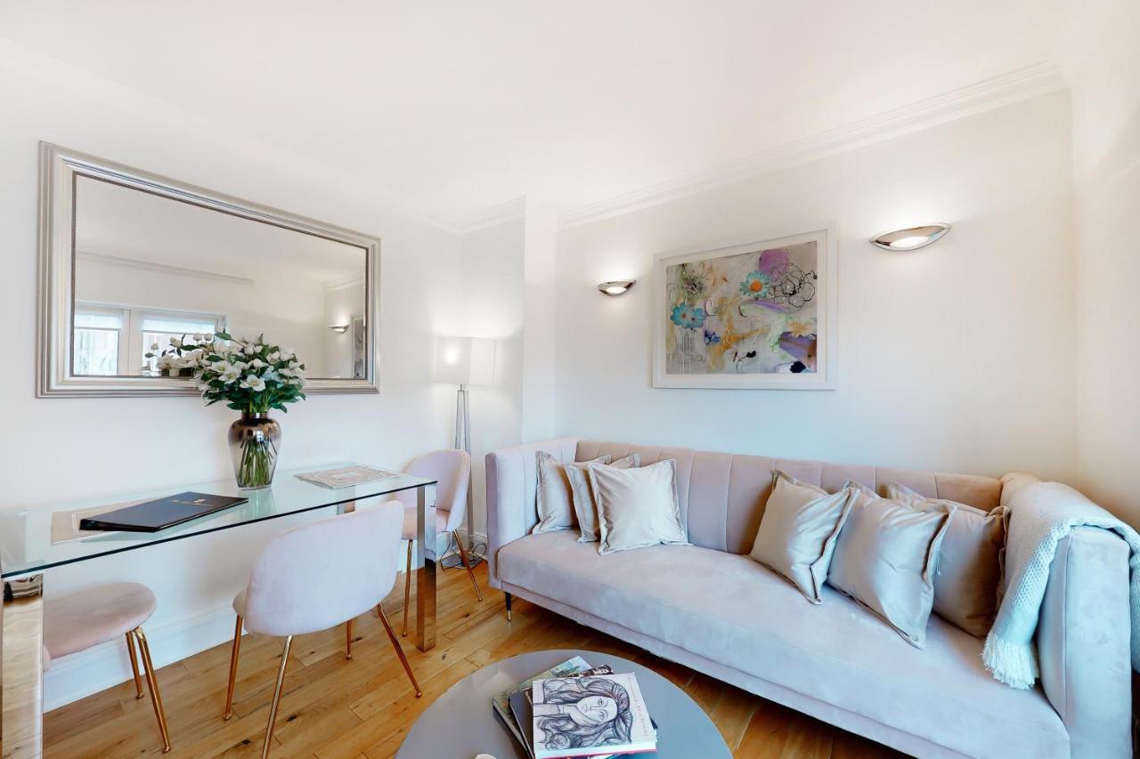 Apartment In Bond Street