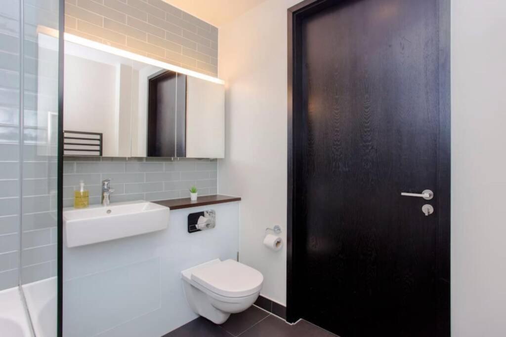 Modern With Views Apartment