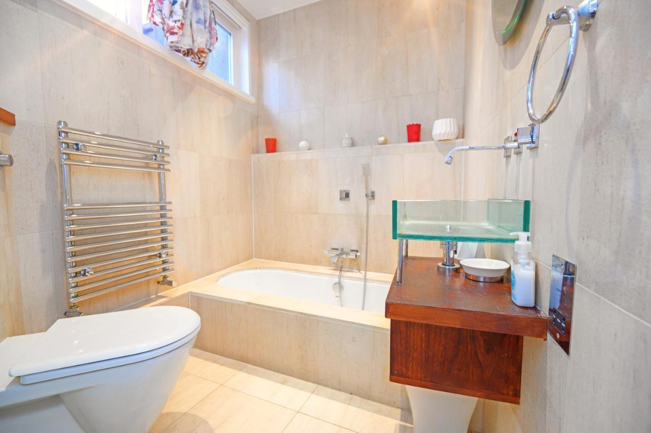 Luxury Massive Townhouse By Harrods Leilighet