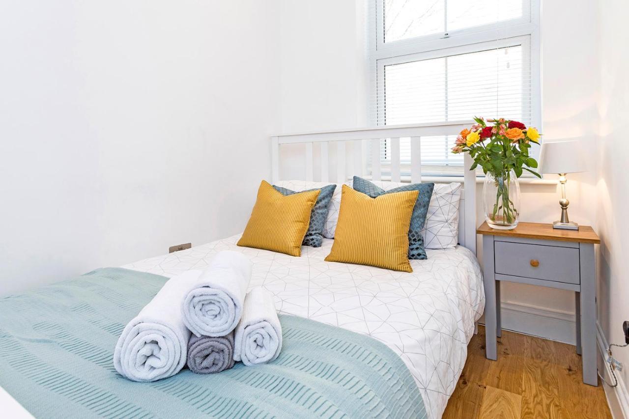 Leilighet Stylish 2 Bed Apartment-zone 2 - 10 Minutes To The Heart Of London- Sleeps Up 8
