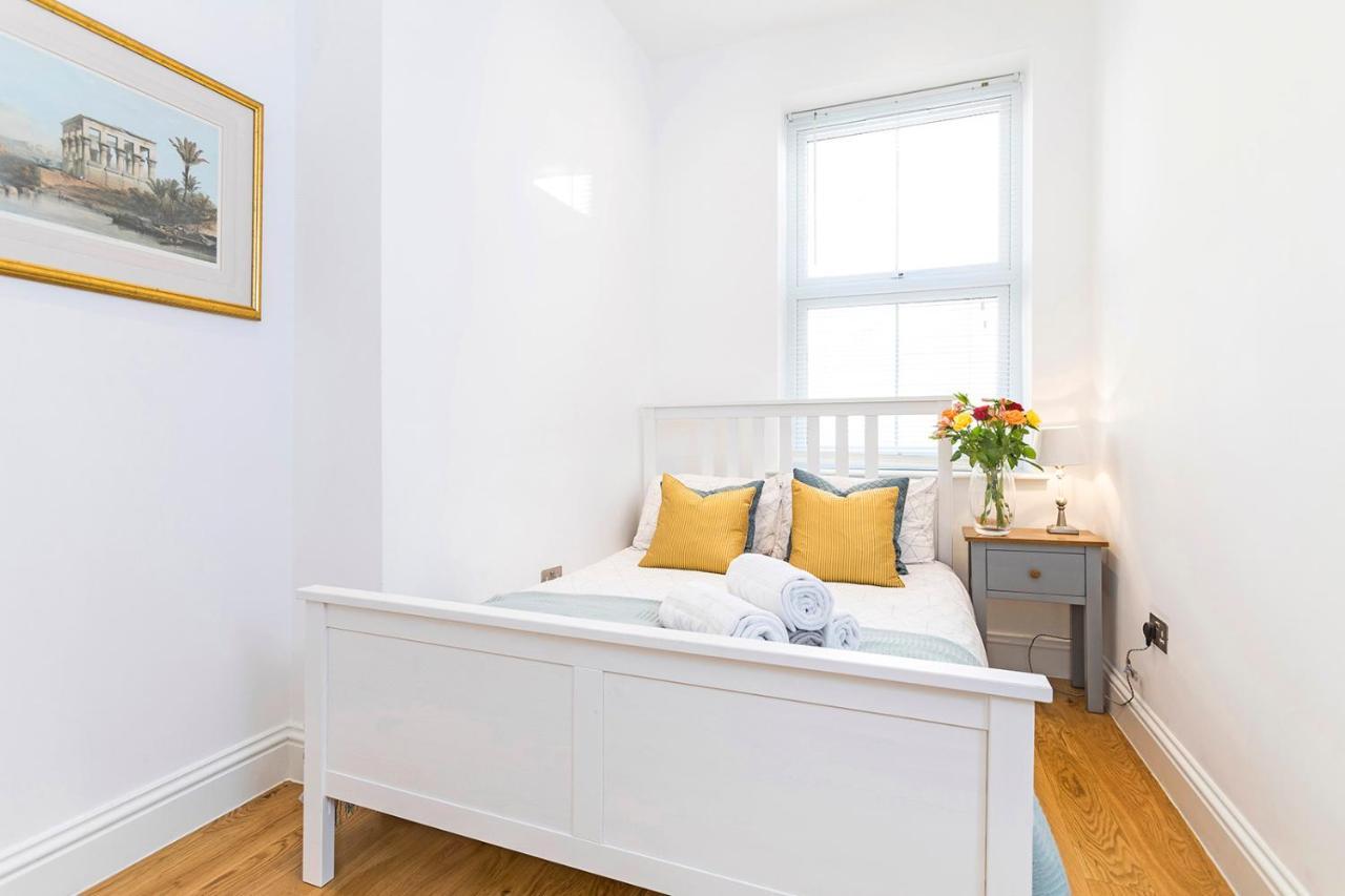 Stylish 2 Bed Apartment-zone 2 - 10 Minutes To The Heart Of London- Sleeps Up 8 Leilighet London