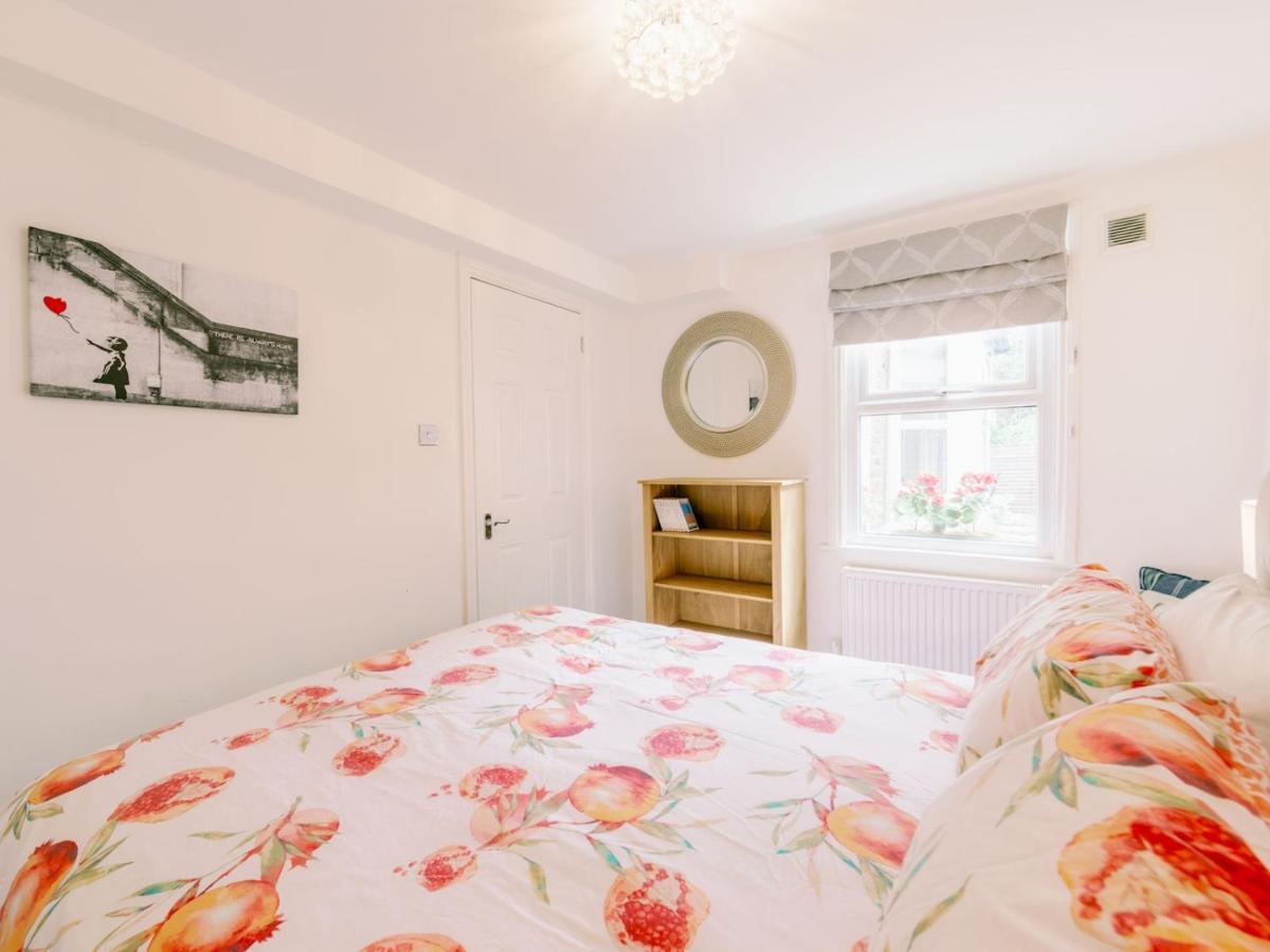 Pass The Keys Recently Renovated 1br Flat With Private Garden In South * London
