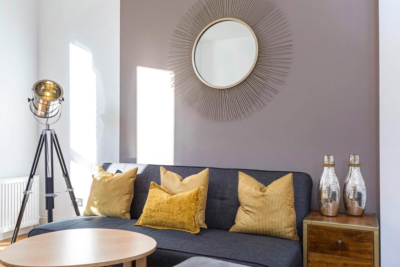 Leilighet Stylish 2 Bed Apartment-zone 2 - 10 Minutes To The Heart Of London- Sleeps Up 8 *