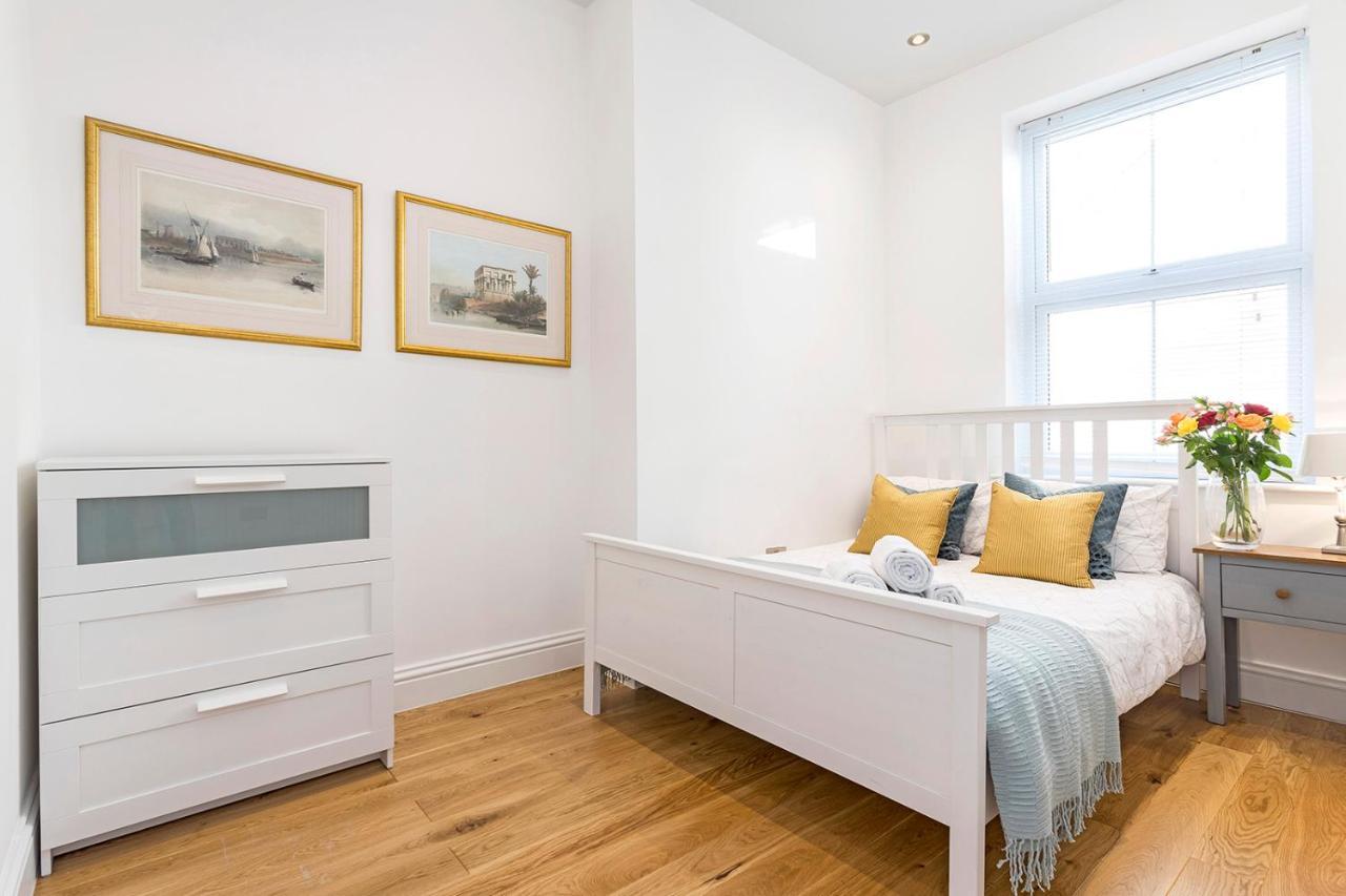 Stylish 2 Bed Apartment-zone 2 - 10 Minutes To The Heart Of London- Sleeps Up 8 Leilighet London