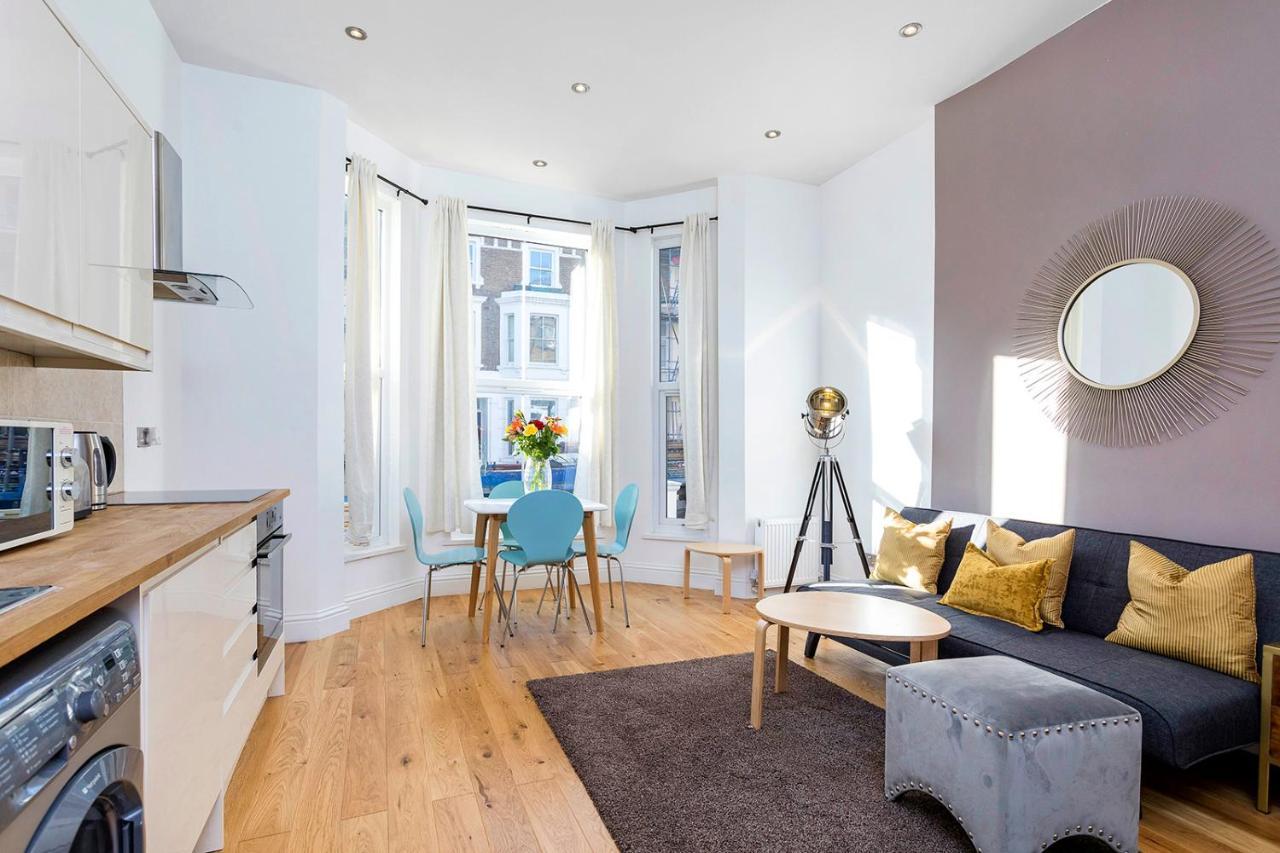 Stylish 2 Bed Apartment-zone 2 - 10 Minutes To The Heart Of London- Sleeps Up 8 Leilighet London