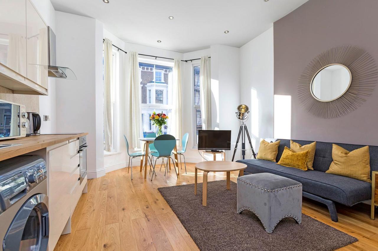 Stylish 2 Bed Apartment-zone 2 - 10 Minutes To The Heart Of London- Sleeps Up 8 Leilighet London