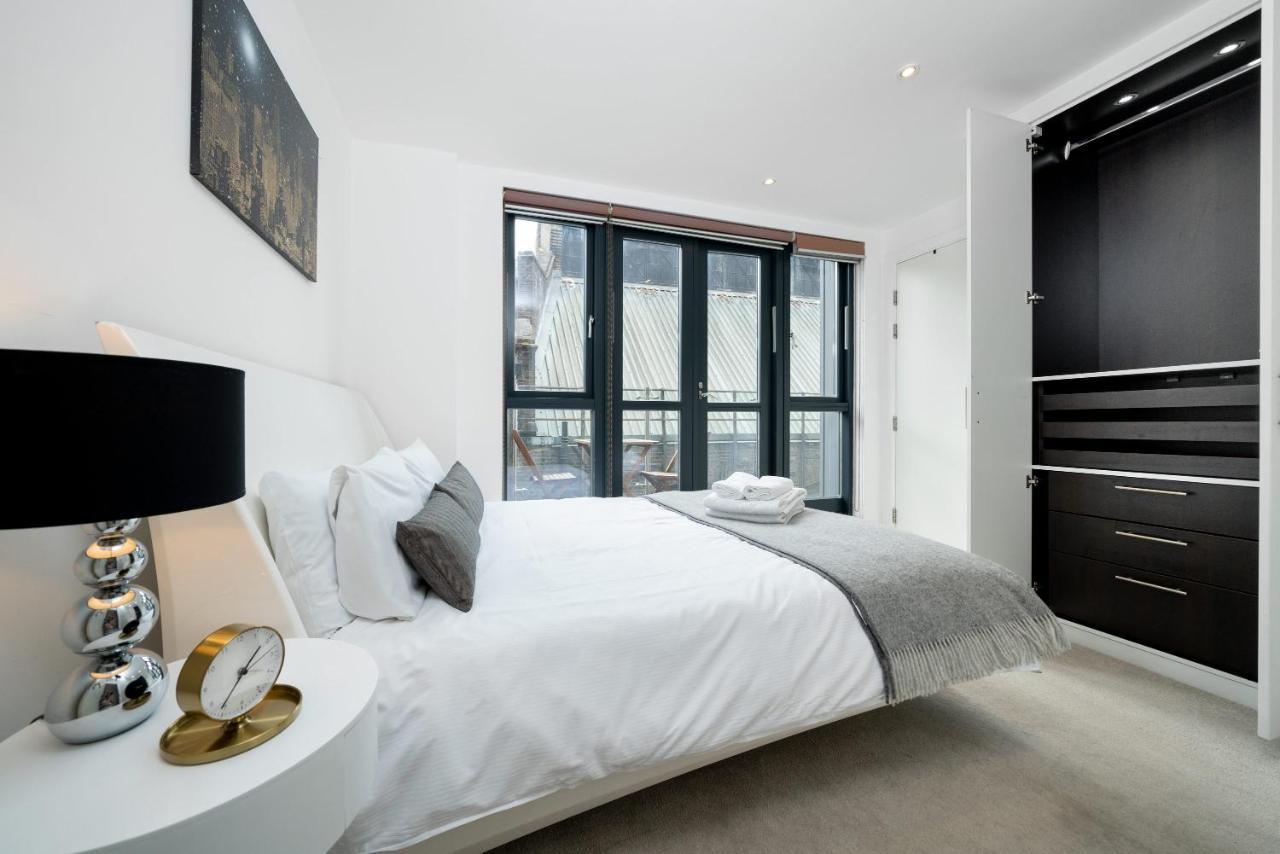 Spacious 2 Bedroom, 3 Beds 2,5 Bathroom, Trafalgar Square *